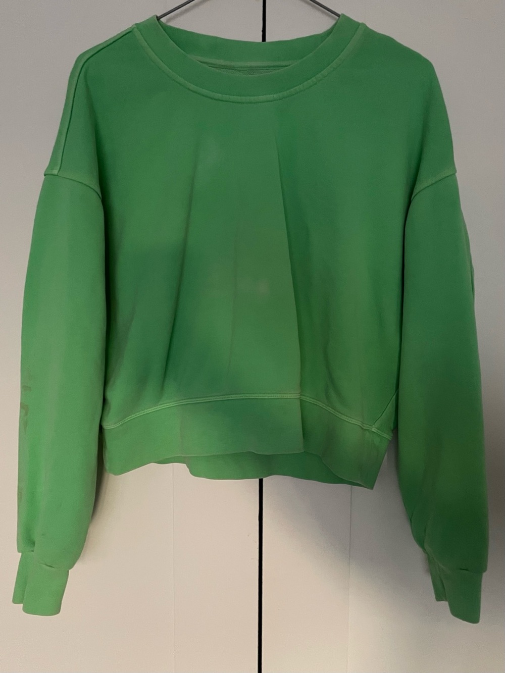 🎃Lululemon Perfectly Oversized Cropped Crew Size 6 Scream Green - Picture 2 of 7